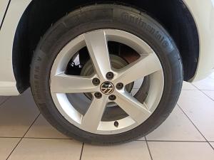 Volkswagen Polo Vivo hatch 1.6 Highline - Image 8