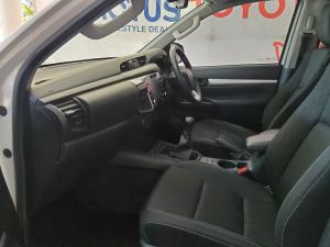 Toyota Hilux 2.4GD-6 double cab Raider manual - Image 7