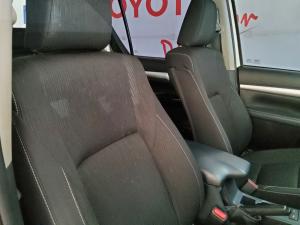 Toyota Hilux 2.4GD-6 double cab Raider manual - Image 15