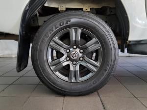 Toyota Hilux 2.4GD-6 double cab Raider manual - Image 18