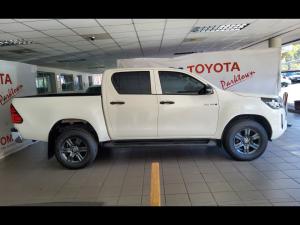 Toyota Hilux 2.4GD-6 double cab Raider manual - Image 3