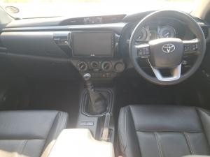 Toyota Hilux 2.4GD-6 double cab Raider manual - Image 6
