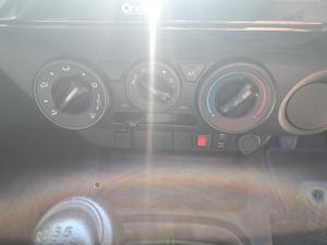 Toyota Hilux 2.4GD-6 double cab Raider manual - Image 15