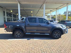Toyota Hilux 2.4GD-6 double cab Raider manual - Image 3