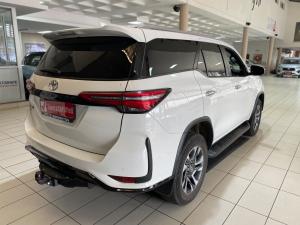 Toyota Fortuner 2.8GD-6 VX automatic - Image 2