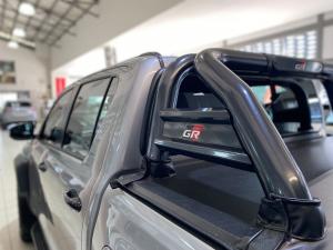 Toyota Hilux 2.8 GD-6 GR-S 4X4 automaticD/C - Image 6