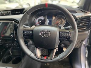 Toyota Hilux 2.8 GD-6 GR-S 4X4 automaticD/C - Image 8