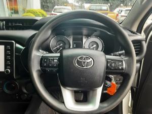 Toyota Hilux 2.4 GD-6 RB Raider automaticE/CAB - Image 8