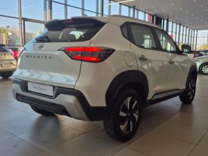 Nissan Magnite 1.0T Acenta CVT - Image 2