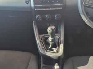 Renault Clio V 1.0T Life - Image 11