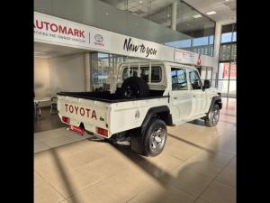 Toyota Land Cruiser 79 2.8 GD-6D/C - Image 2