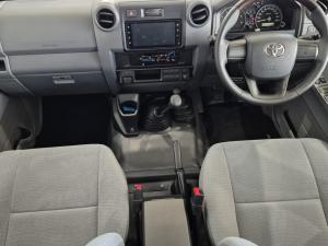 Toyota Land Cruiser 79 2.8 GD-6D/C - Image 6