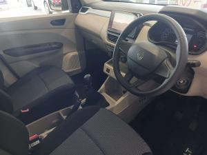 Renault Triber 1.0 Evolution - Image 8