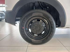 Renault Triber 1.0 Evolution - Image 9