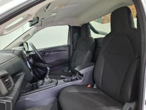 Isuzu D-Max 1.9TD single cab L manual - Image 10