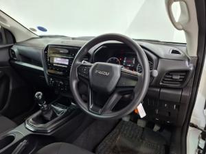 Isuzu D-Max 1.9TD single cab L manual - Image 12