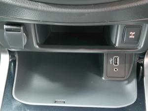 Nissan Navara 2.5DDTi double cab SE Plus auto - Image 9