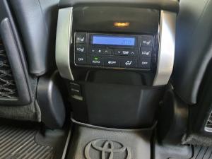 Toyota Land Cruiser Prado 2.8GD VX-L - Image 13