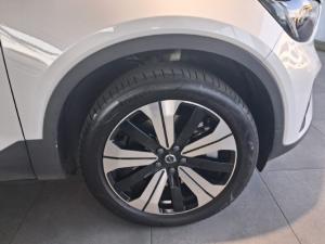 Volvo XC40 Recharge Single Motor Plus - Image 14