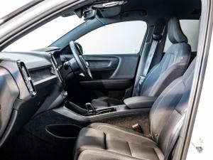 Volvo XC40 Recharge Single Motor Plus - Image 17