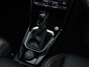 Volkswagen T-Roc 2.0TSI 4Motion R-Line - Image 25