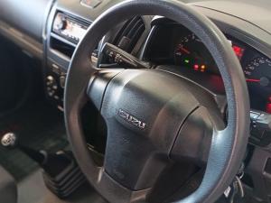 Isuzu D-Max Gen 6 250C single cab Fleetside - Image 25