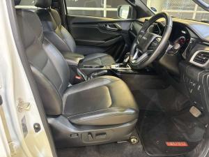 Isuzu D-Max 3.0TD double cab V-Cross 4x4 - Image 14