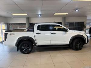 Isuzu D-Max 3.0TD double cab V-Cross 4x4 - Image 6