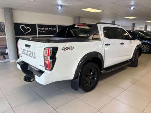 Isuzu D-Max 3.0TD double cab V-Cross 4x4 - Image 7