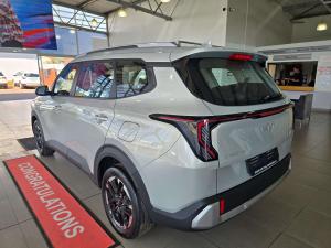 Kia Carens 1.5D MT LS - Image 17