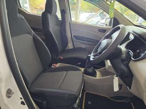 Renault Triber 1.0 Evolution - Image 20