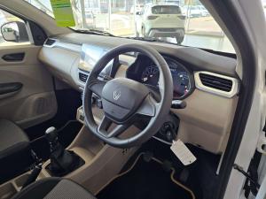 Renault Triber 1.0 Evolution - Image 8
