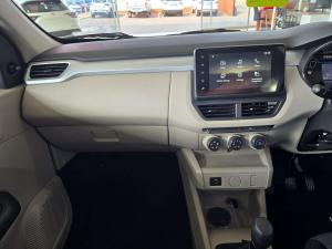 Renault Triber 1.0 Evolution - Image 20