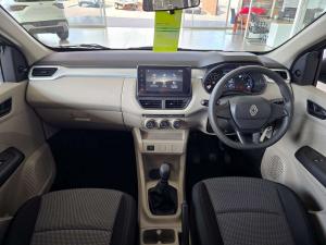 Renault Triber 1.0 Evolution - Image 7