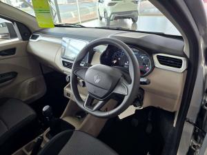 Renault Triber 1.0 Evolution - Image 8