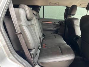 Isuzu mu-X 1.9TD LS - Image 12