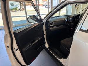 Mahindra XUV 3XO 1.2T MX2 manual - Image 11