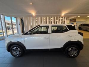 Mahindra XUV 3XO 1.2T MX2 manual - Image 5