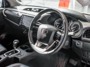 Toyota Hilux 2.8GD-6 48V double cab Raider - Image 8