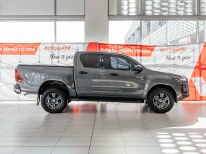 Toyota Hilux 2.8GD-6 48V double cab Raider - Image 3