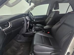 Toyota Fortuner 2.4GD-6 manual - Image 7