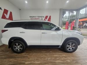 Toyota Fortuner 2.4GD-6 manual - Image 3