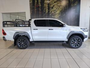 Toyota Hilux 2.8GD-6 double cab Legend auto - Image 3