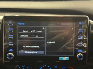 Toyota Hilux 2.4GD-6 double cab Raider manual - Image 12