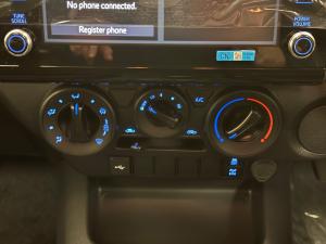 Toyota Hilux 2.4GD-6 double cab Raider manual - Image 14