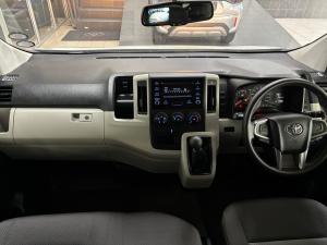Toyota Quantum 2.8 LWB crew cab manual - Image 6