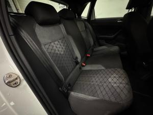 Volkswagen Polo hatch 1.0TSI R-Line - Image 16