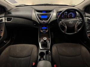 Hyundai Elantra 1.8 Executive - Image 6