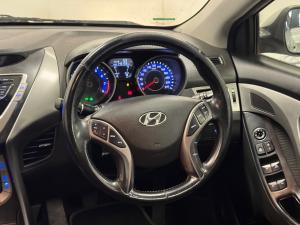 Hyundai Elantra 1.8 Executive - Image 8