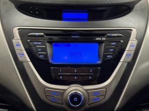 Hyundai Elantra 1.8 Executive - Image 12